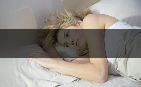 喝茶失眠怎樣才能快速入睡，這樣可以有效防止失-2