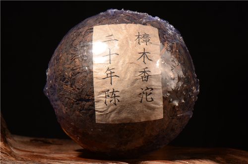 收藏普洱茶，應(yīng)選擇知名品牌還是小品牌？