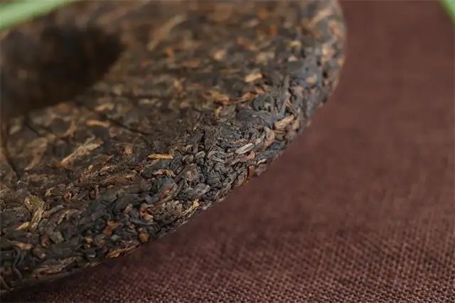 80元一餅的普洱茶和8000元一餅的普洱茶差別在哪里？